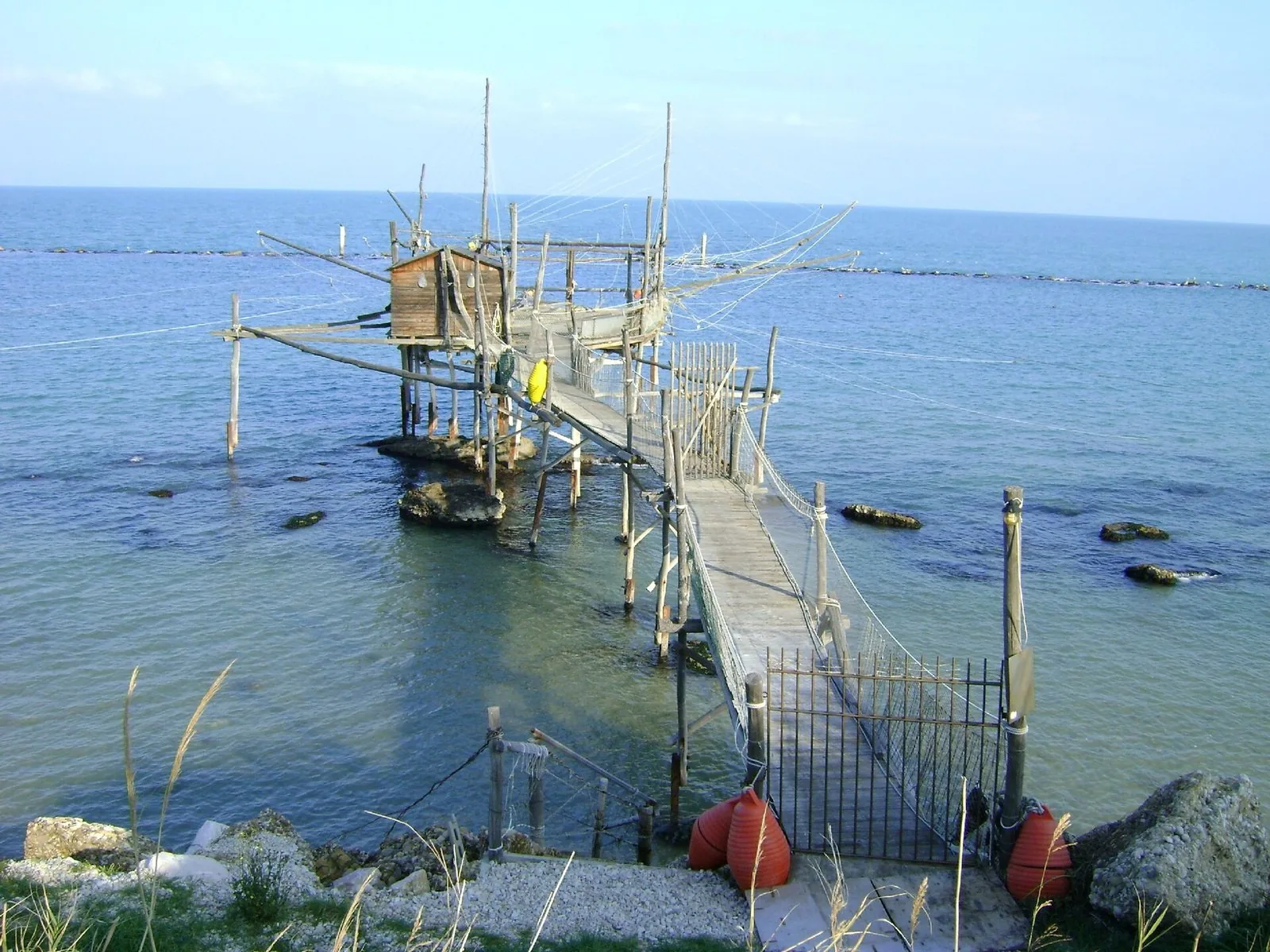 Un trabocco a Fossacesia: alcuni sono diventati ristoranti sul mare